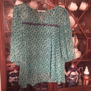 Pretty Print Sheer Hi-Lo Hem Top